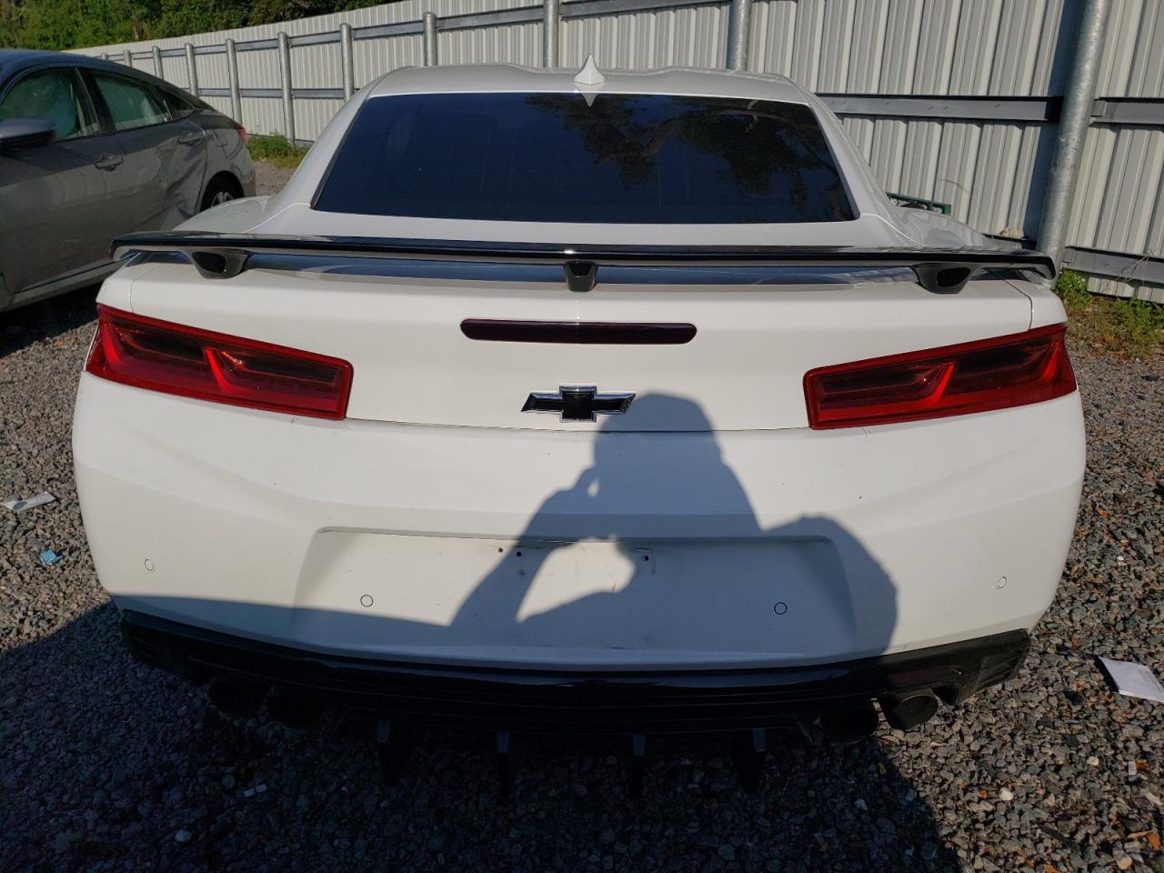 Photo 5 VIN: 1G1FH1R78J0146715 - CHEVROLET CAMARO 