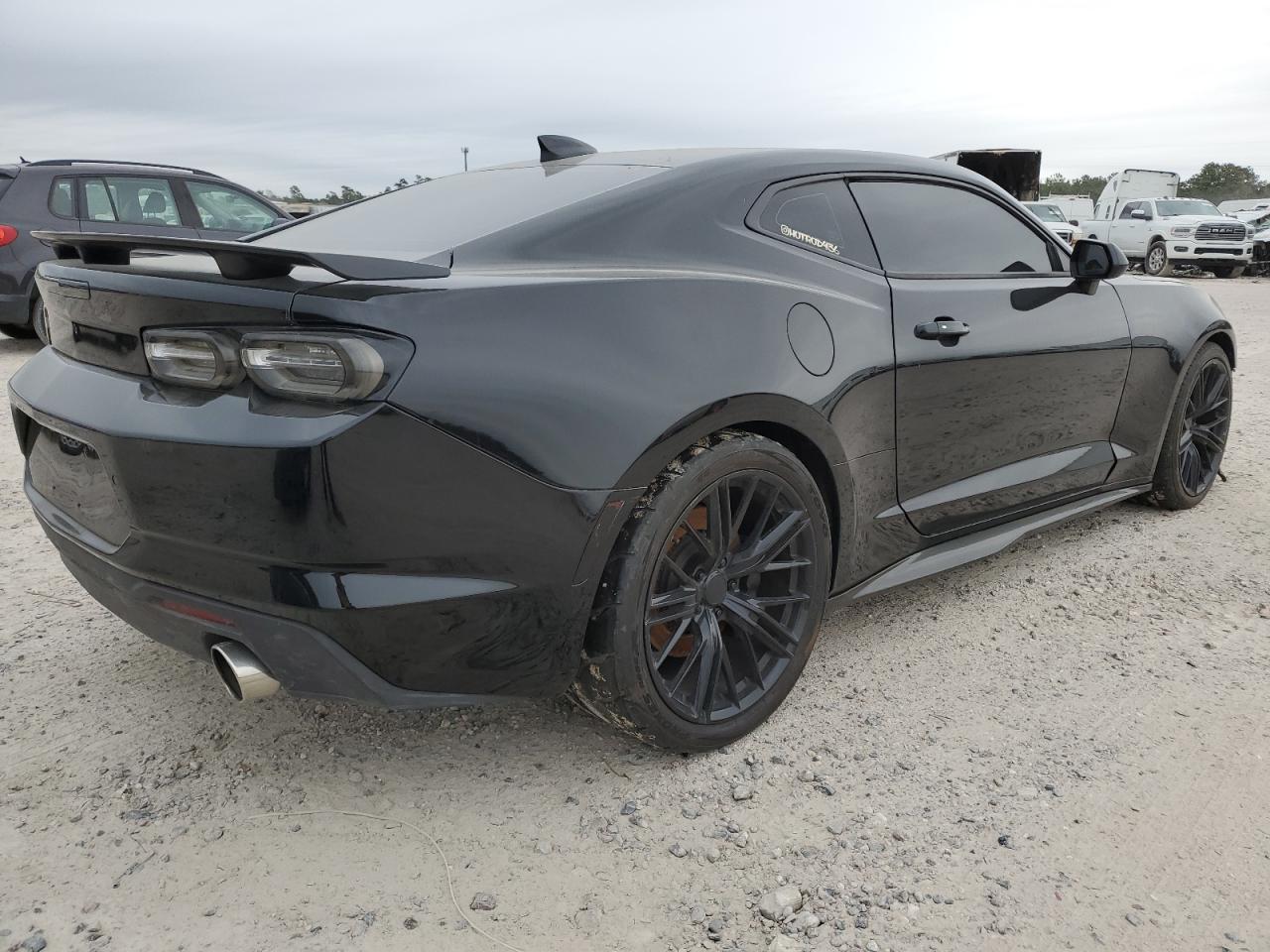 Photo 2 VIN: 1G1FH1R78K0131262 - CHEVROLET CAMARO 