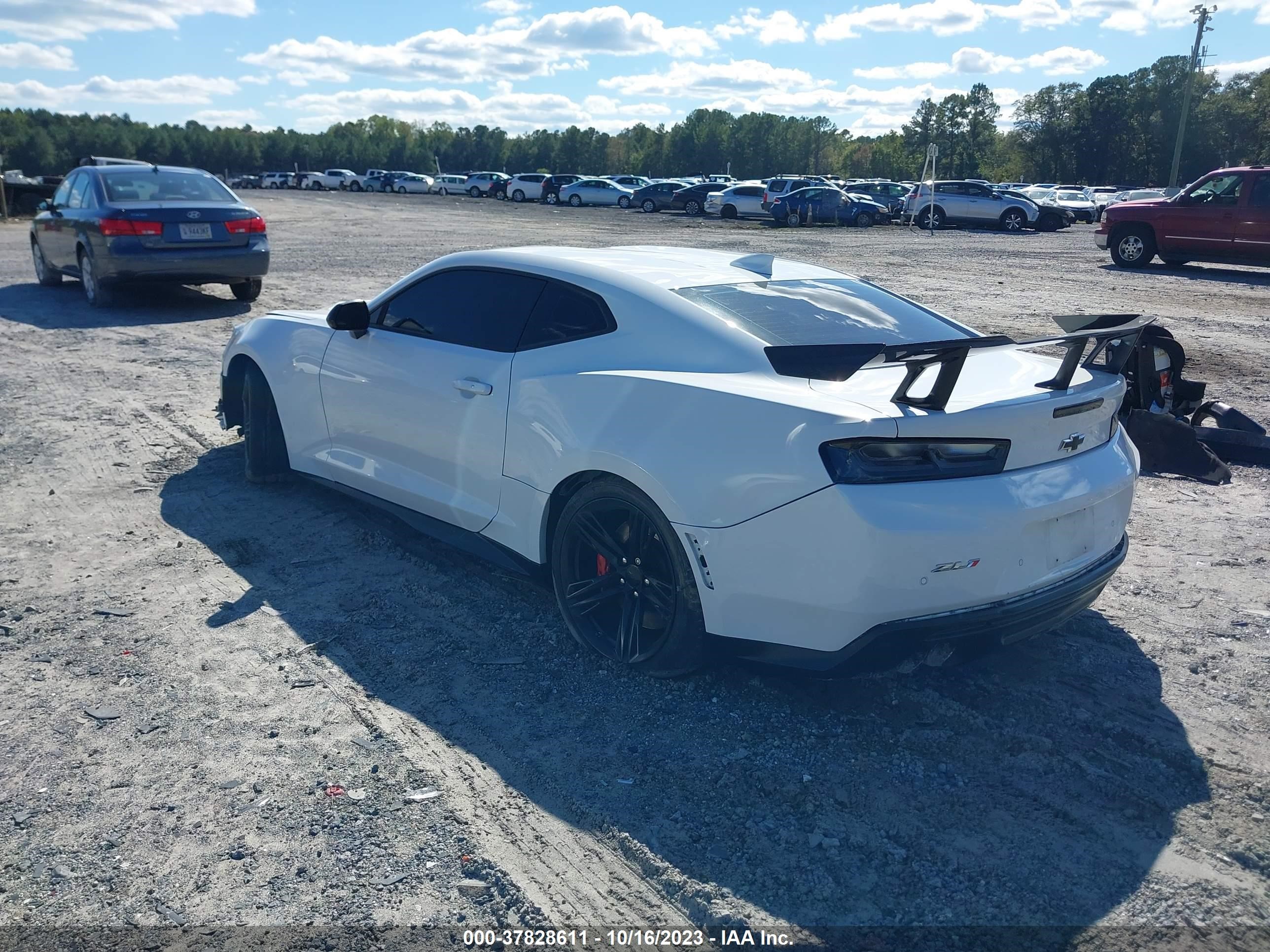 Photo 2 VIN: 1G1FJ1R60J0166291 - CHEVROLET CAMARO 