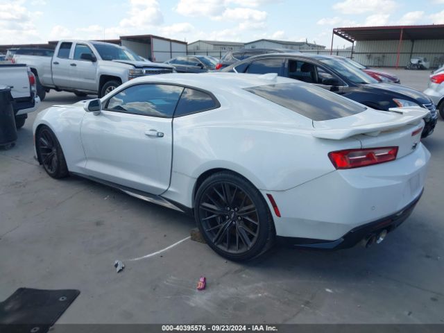 Photo 2 VIN: 1G1FJ1R67J0113412 - CHEVROLET CAMARO 