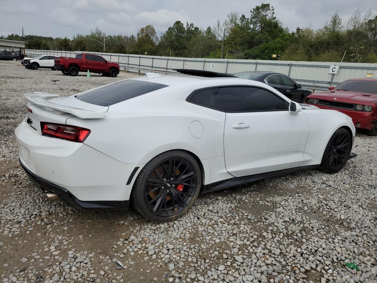 Photo 2 VIN: 1G1FK1R63J0117986 - CHEVROLET CAMARO 