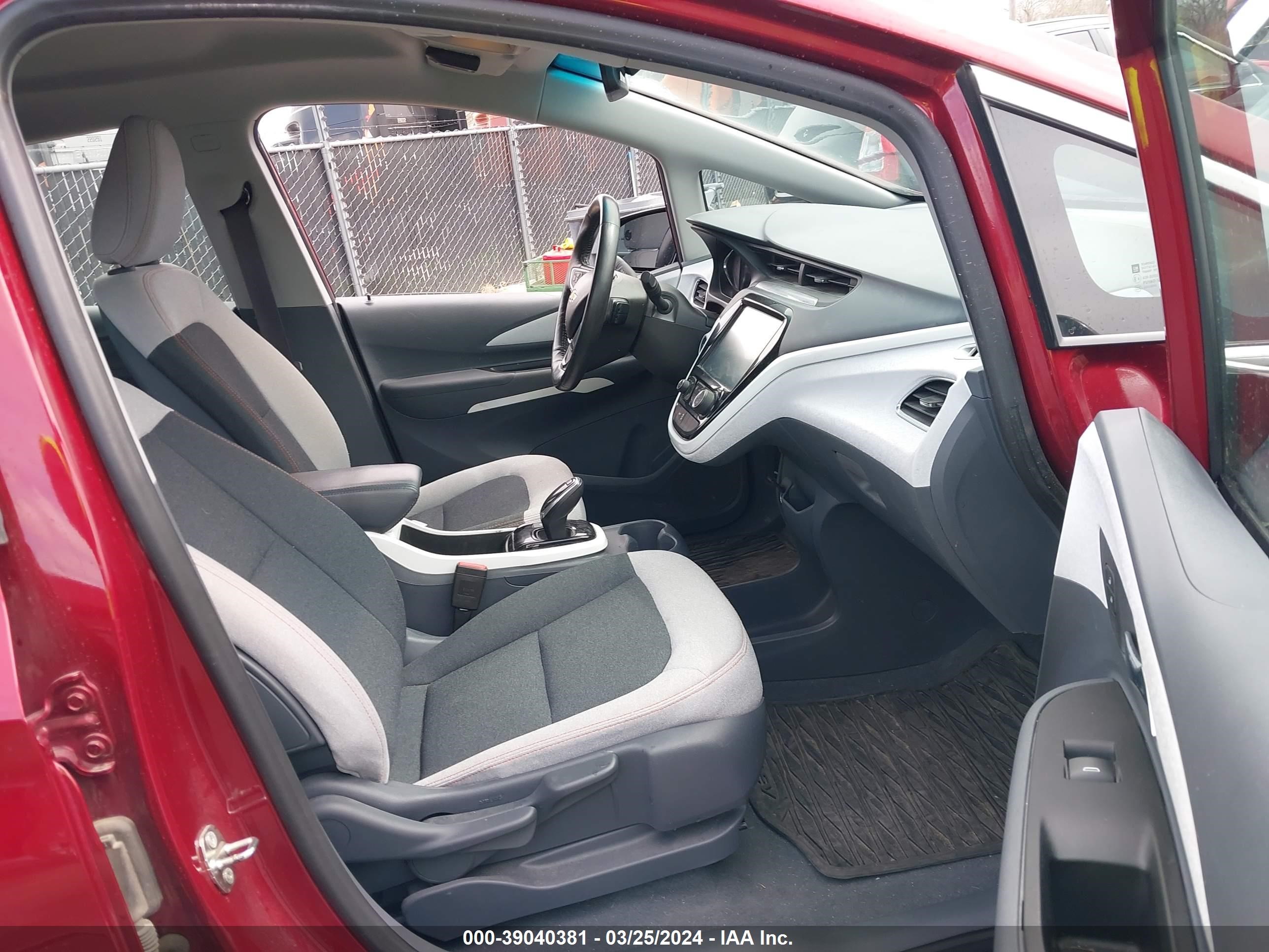 Photo 4 VIN: 1G1FW6S00H4178674 - CHEVROLET BOLT EUV 