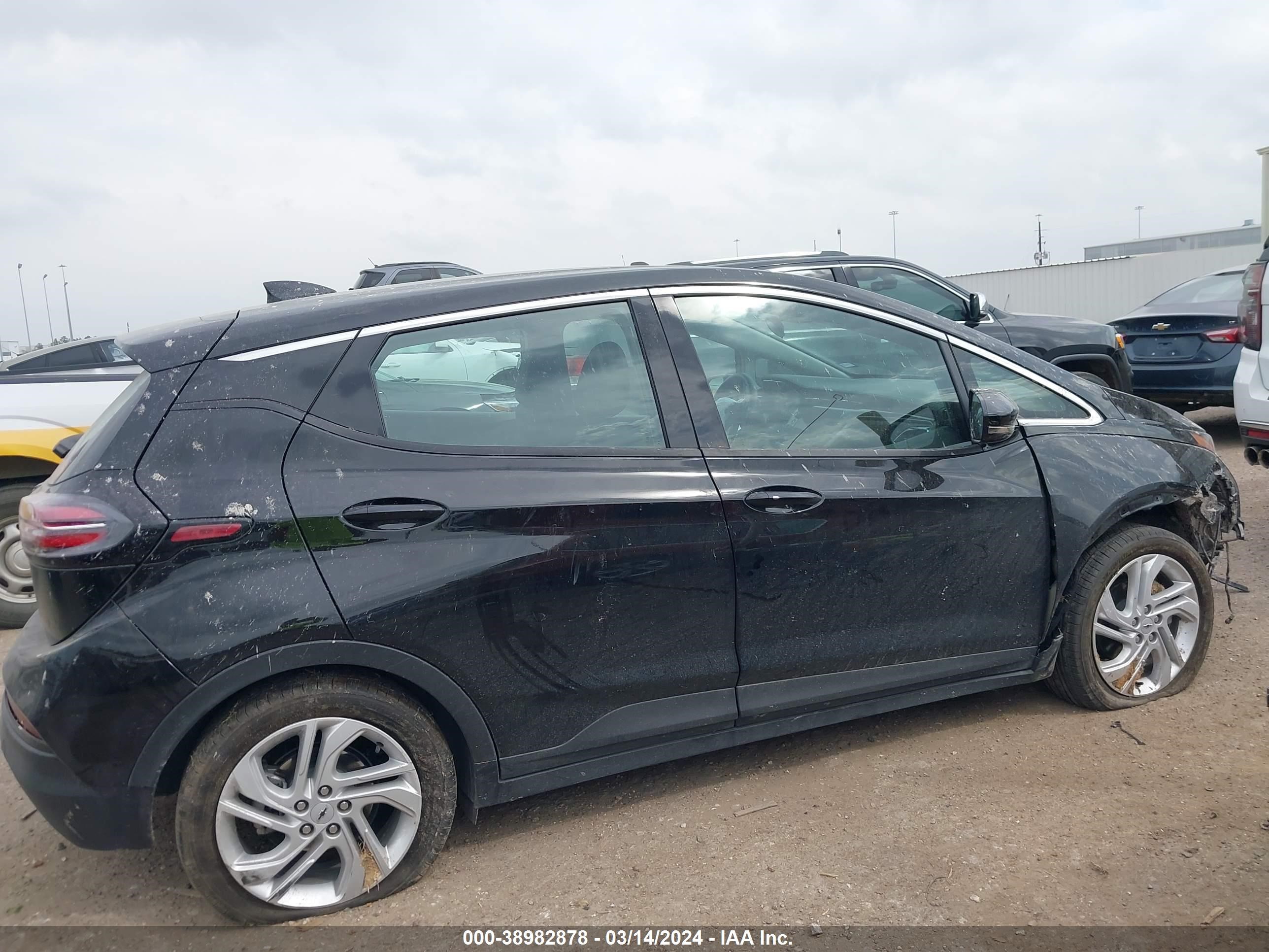 Photo 12 VIN: 1G1FW6S02P4138238 - CHEVROLET BOLT EUV 