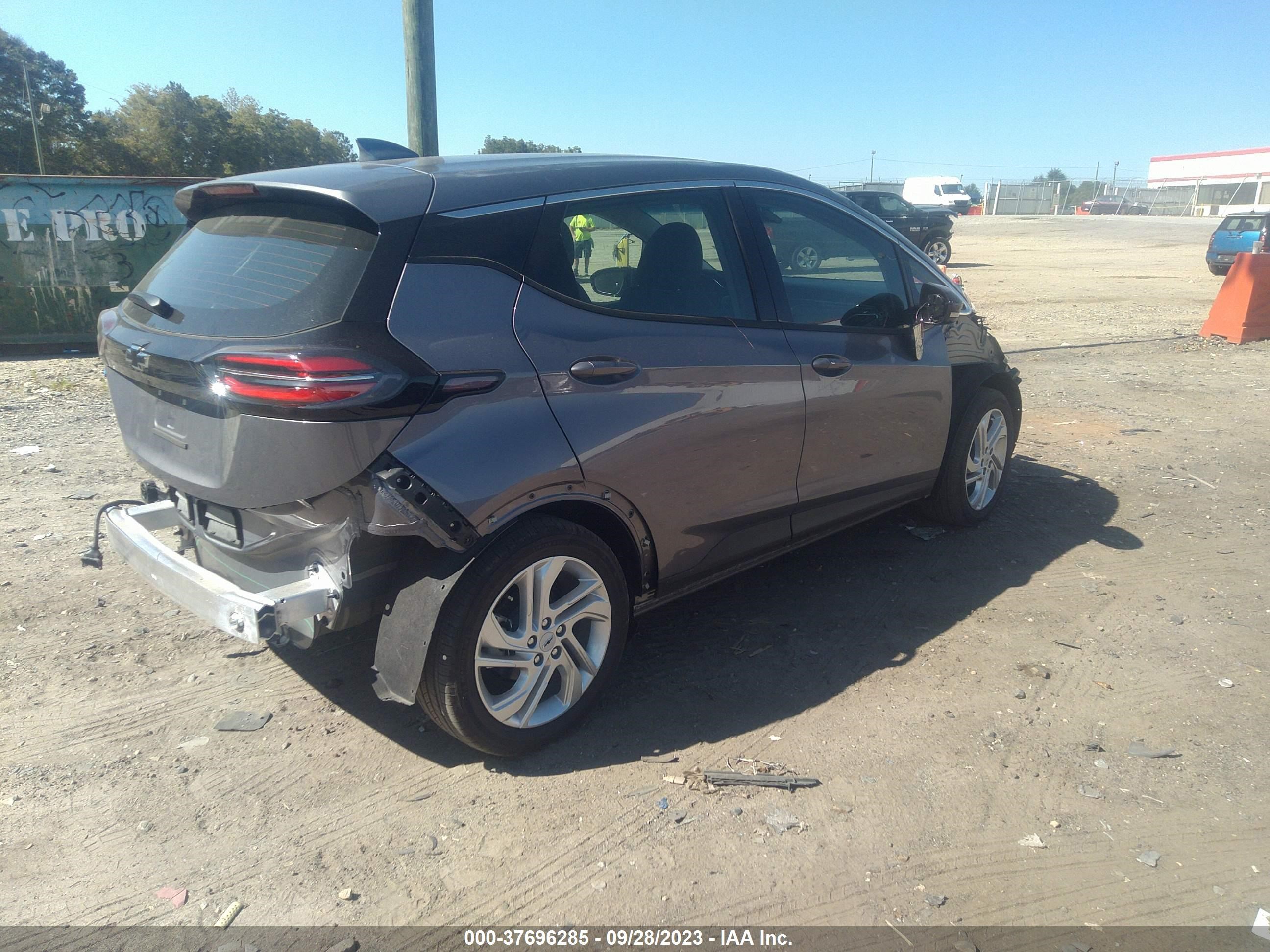 Photo 3 VIN: 1G1FW6S02P4158098 - CHEVROLET BOLT EUV 