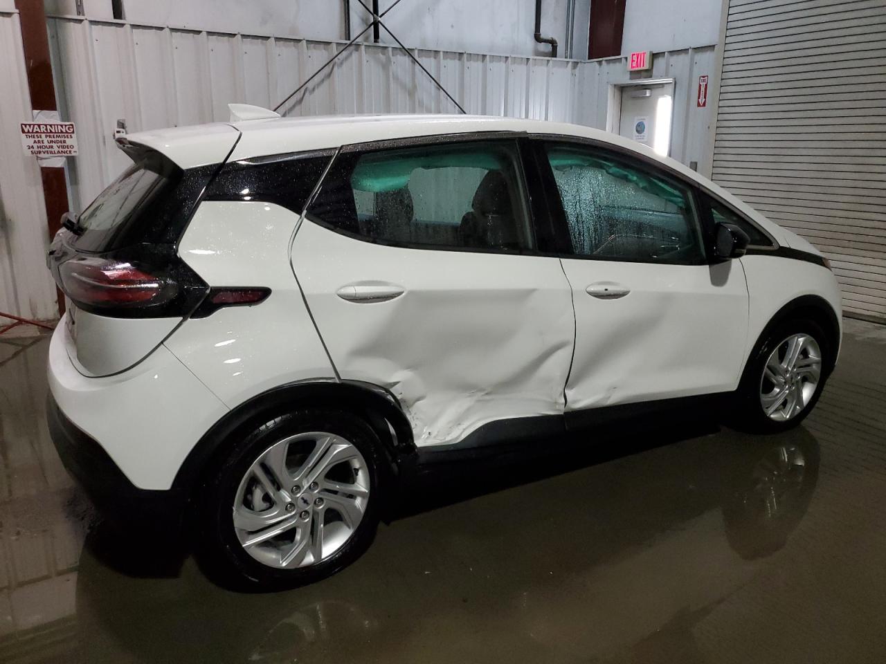 Photo 2 VIN: 1G1FW6S02P4175306 - CHEVROLET BOLT 