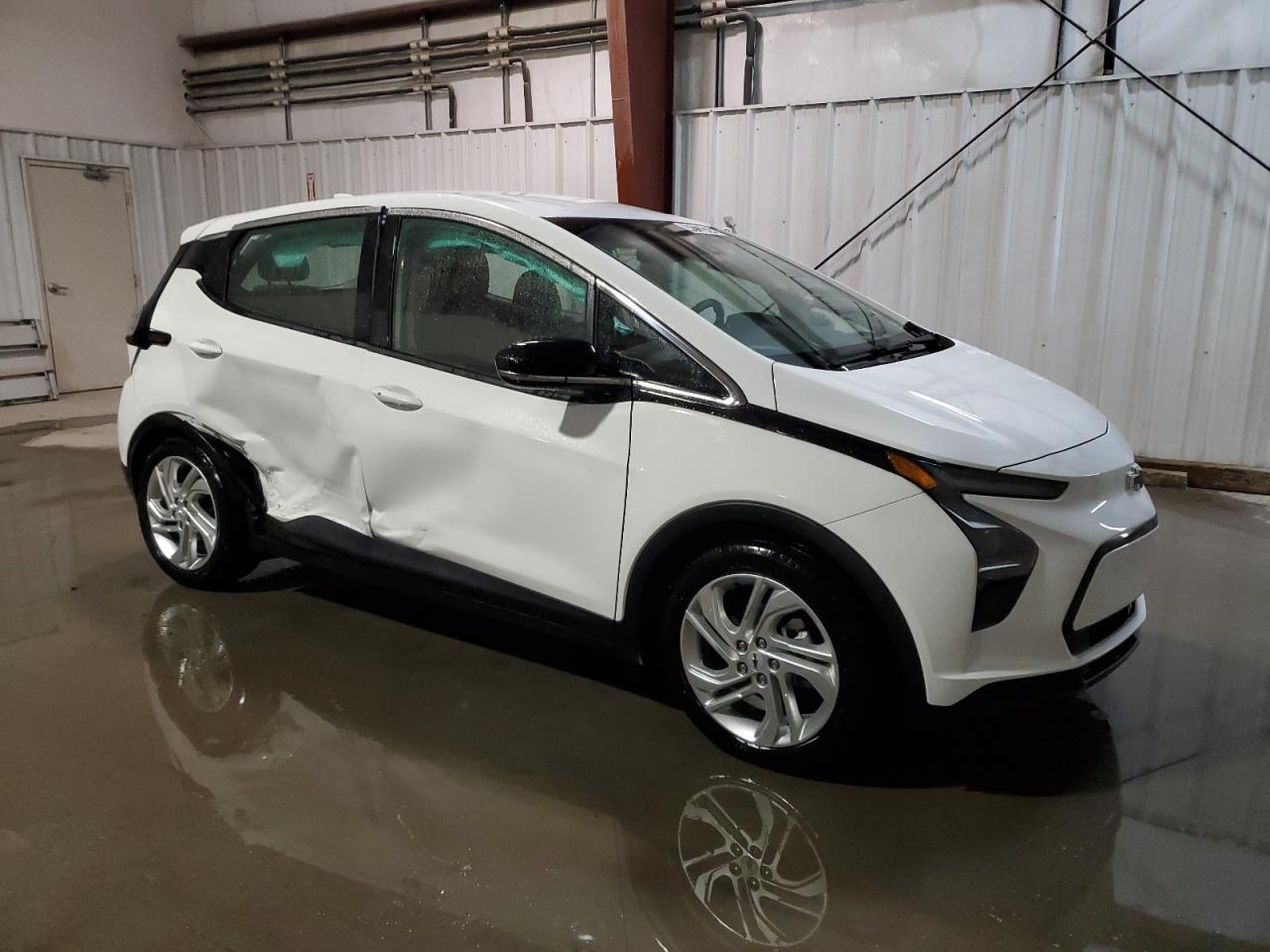 Photo 3 VIN: 1G1FW6S02P4175306 - CHEVROLET BOLT 