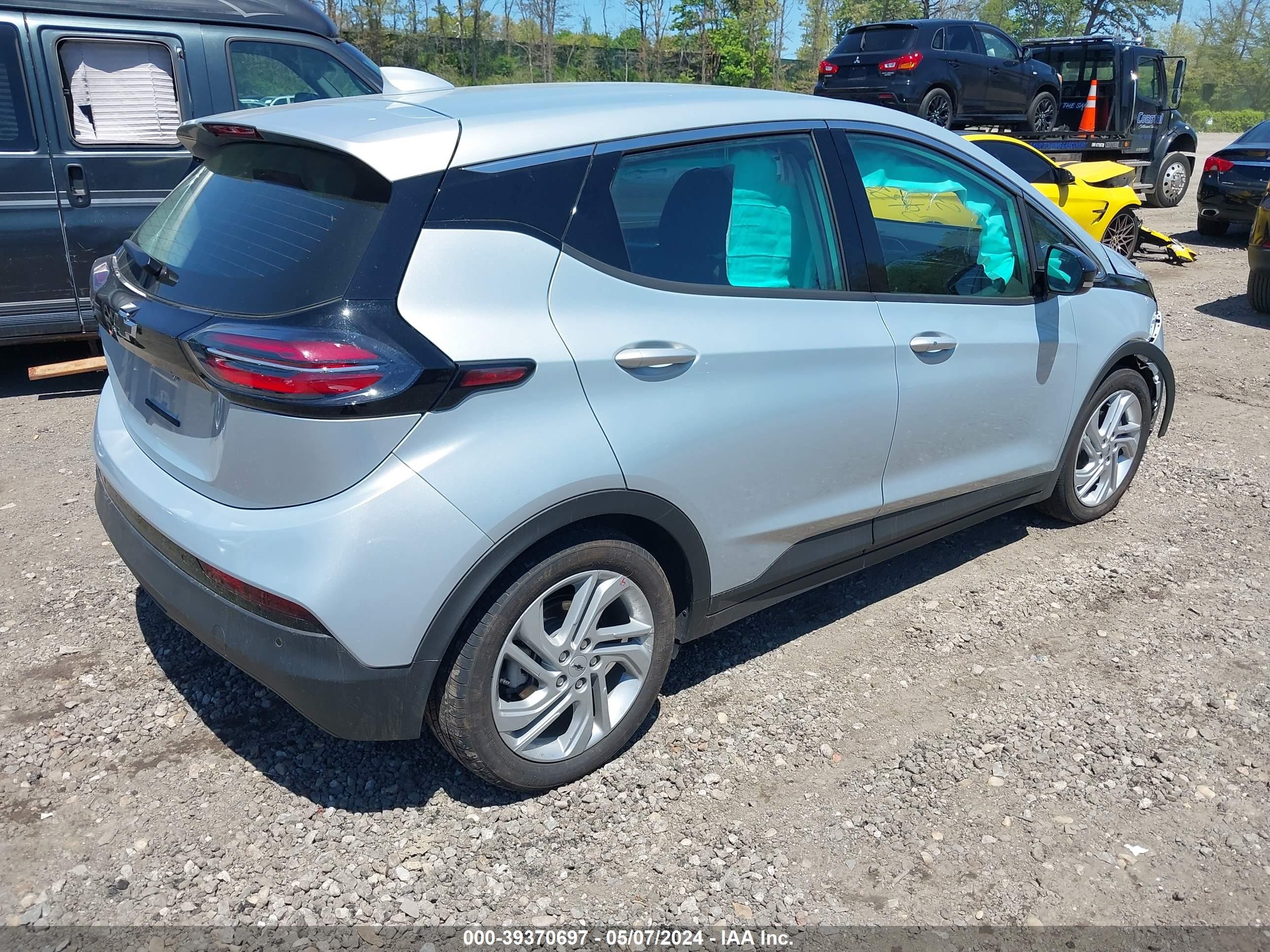 Photo 3 VIN: 1G1FW6S03P4177159 - CHEVROLET BOLT EUV 