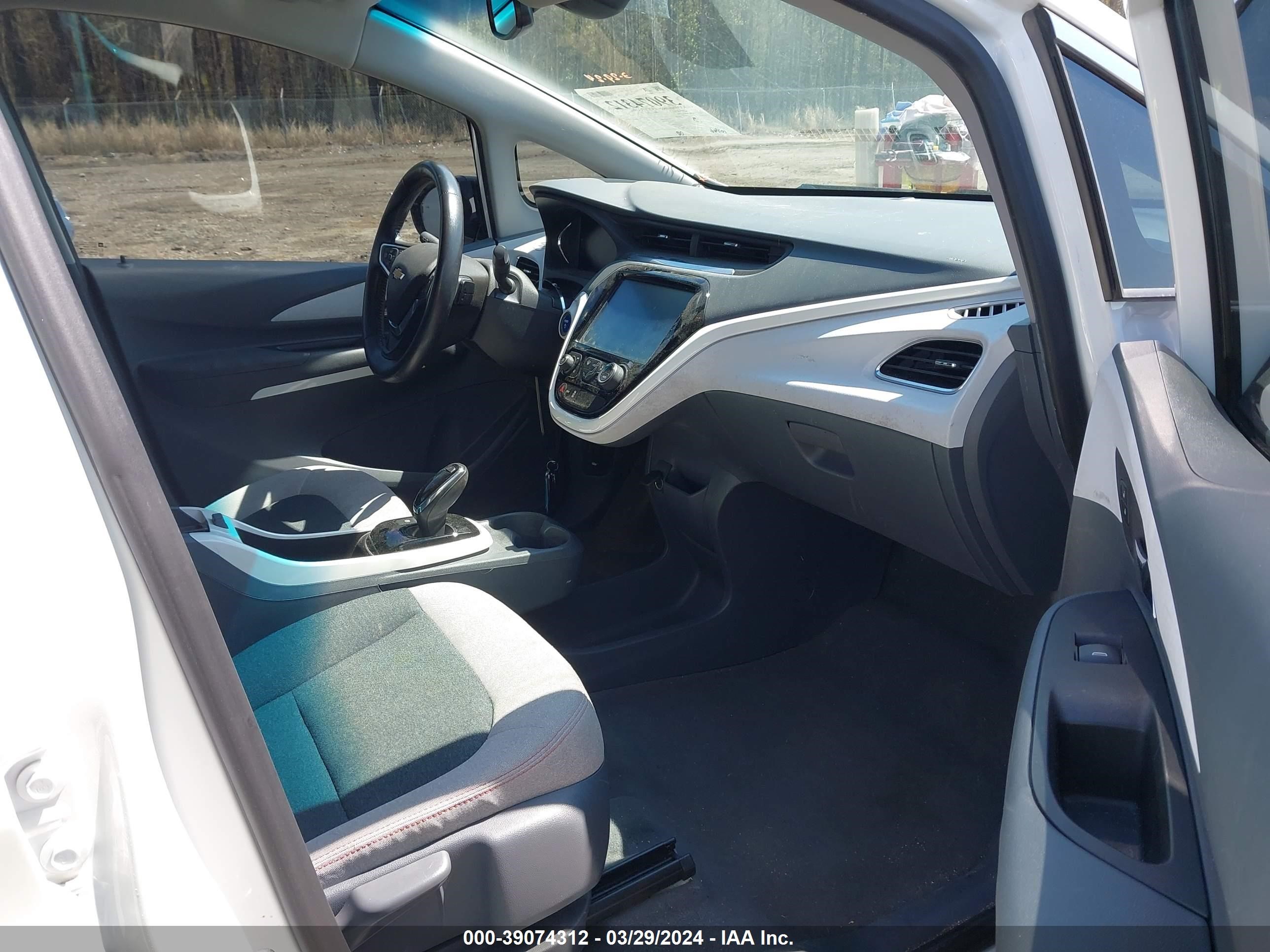 Photo 4 VIN: 1G1FW6S04H4133947 - CHEVROLET BOLT EUV 