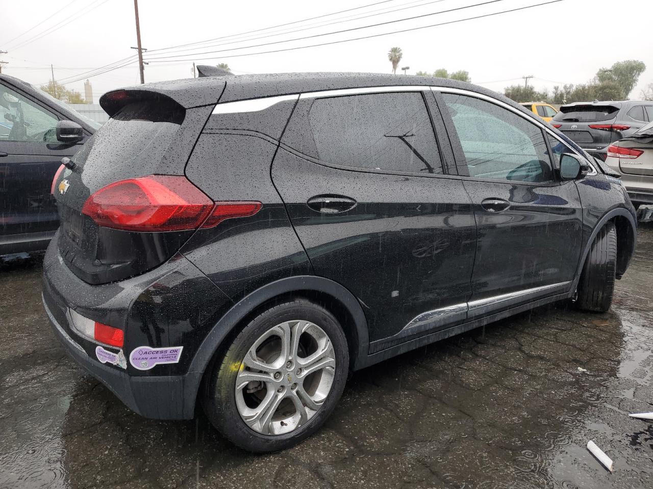 Photo 2 VIN: 1G1FW6S05J4139858 - CHEVROLET BOLT 