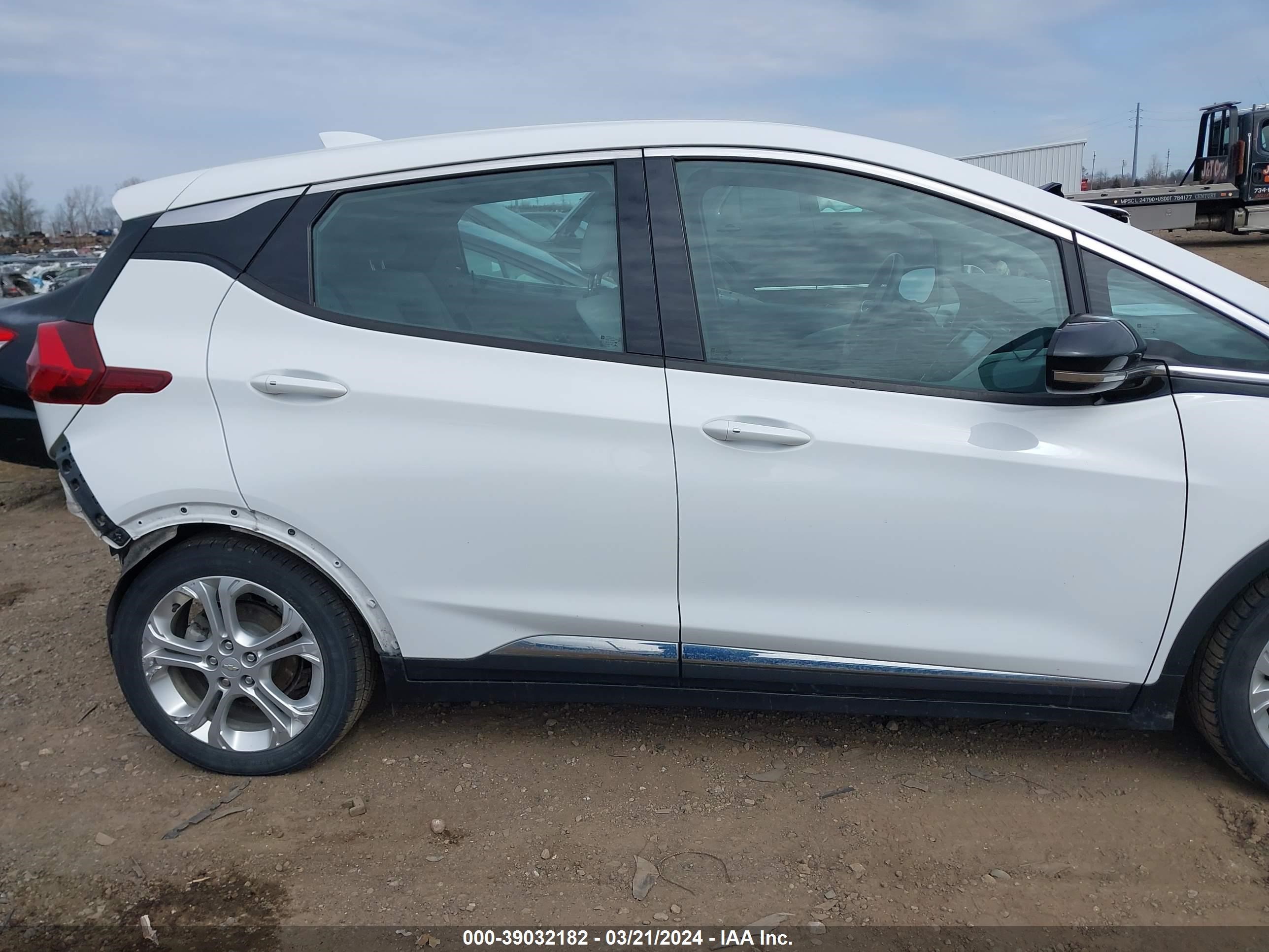 Photo 16 VIN: 1G1FW6S06H4140558 - CHEVROLET BOLT EUV 