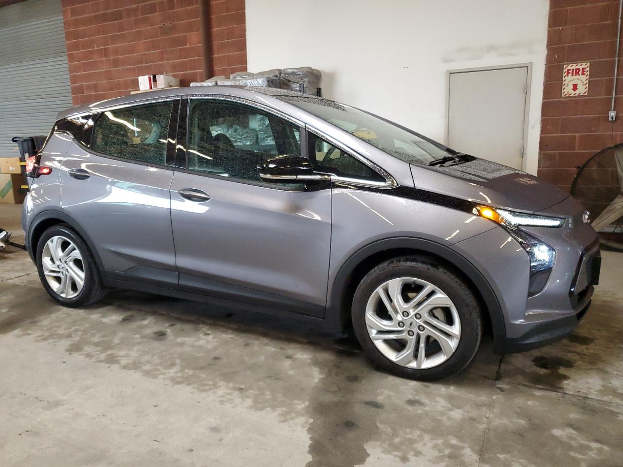 Photo 3 VIN: 1G1FW6S06P4140848 - CHEVROLET BOLT 