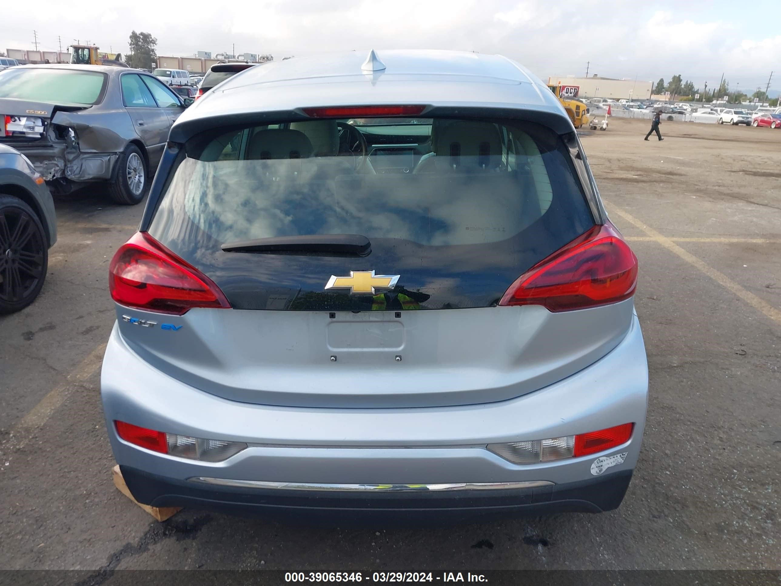 Photo 16 VIN: 1G1FW6S07H4146241 - CHEVROLET BOLT EUV 