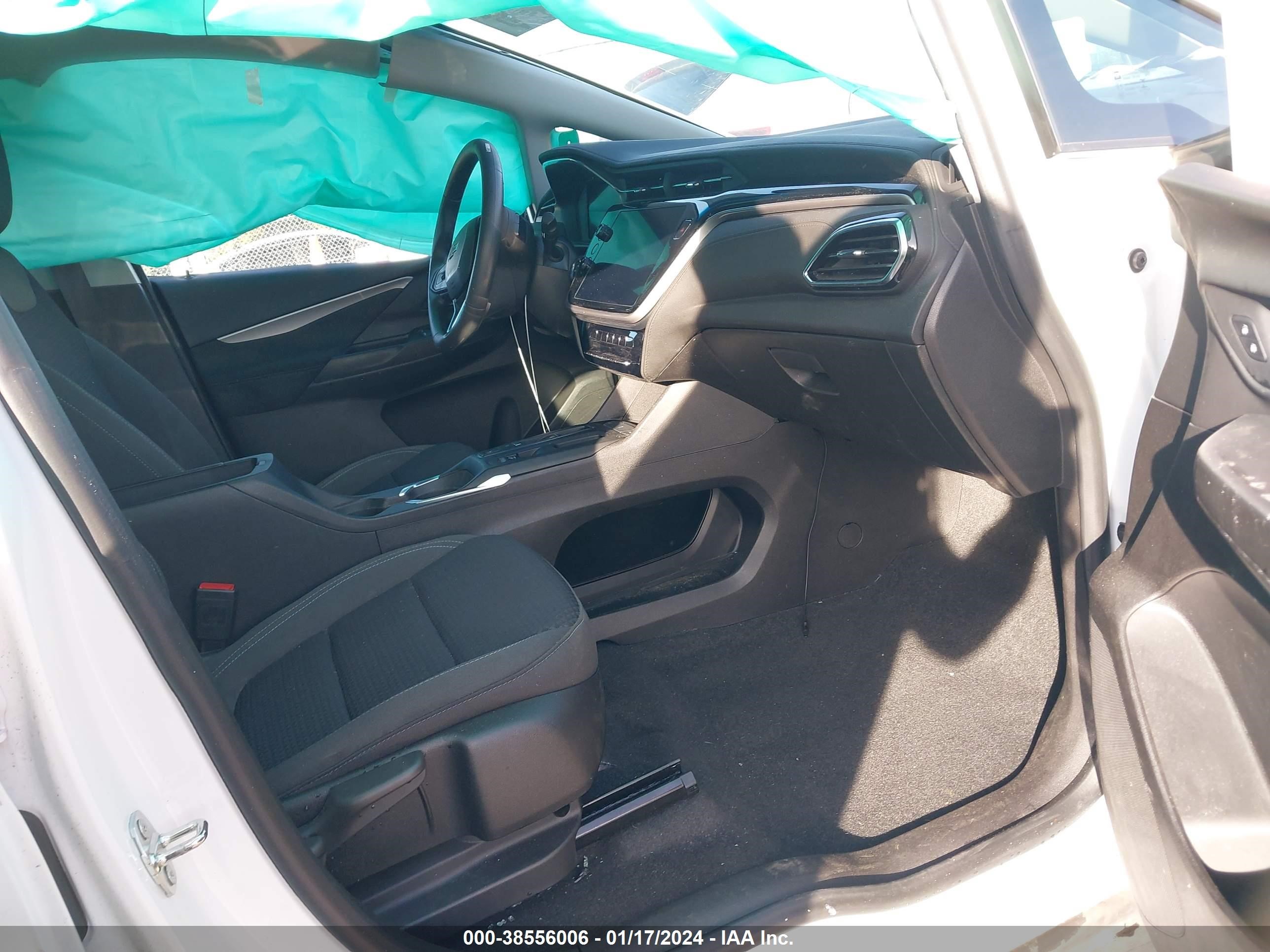 Photo 4 VIN: 1G1FW6S0XN4101239 - CHEVROLET BOLT EUV 