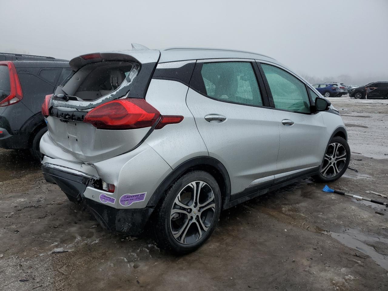 Photo 2 VIN: 1G1FX6S00H4137149 - CHEVROLET BOLT 