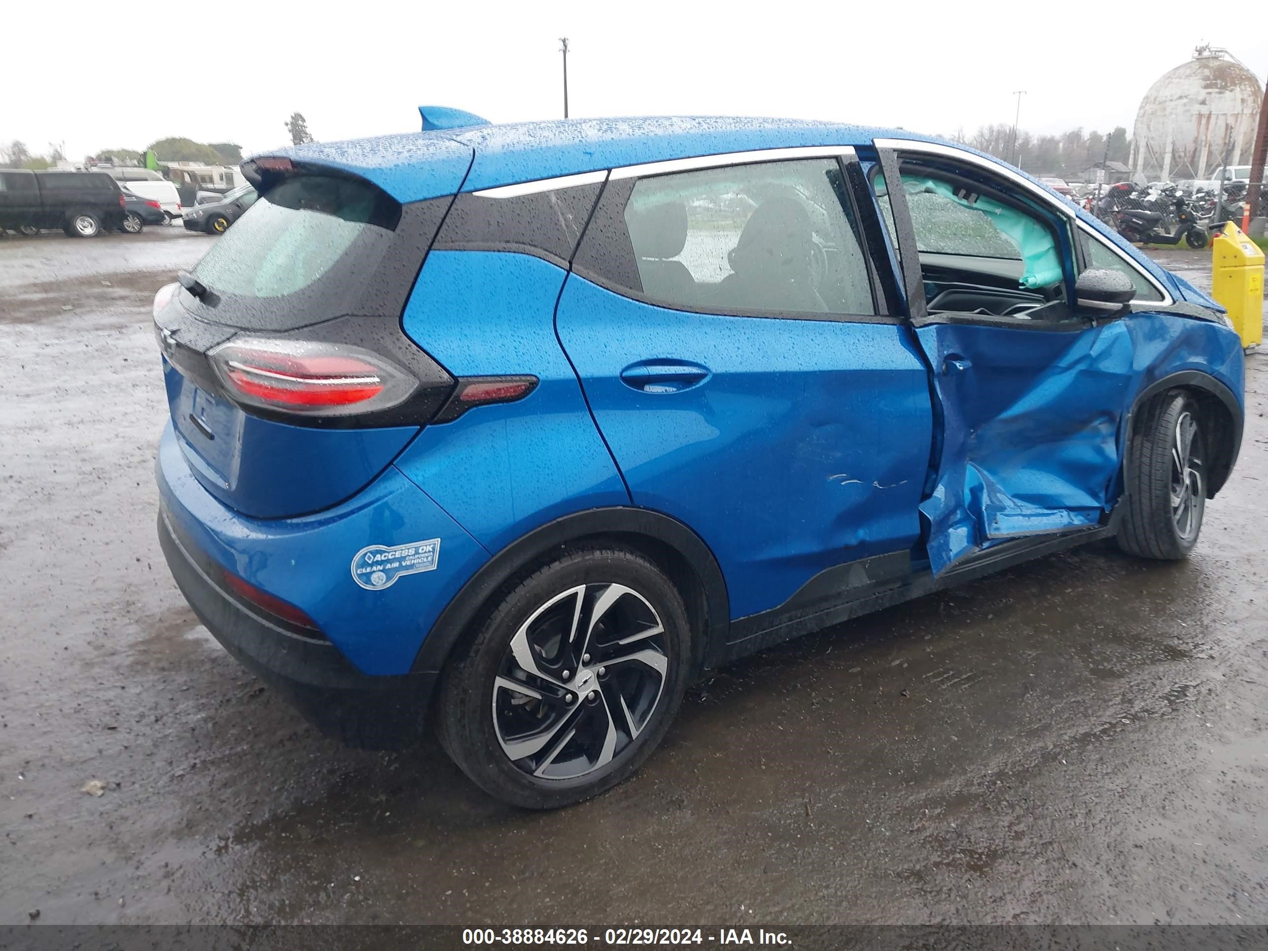 Photo 3 VIN: 1G1FX6S04N4100522 - CHEVROLET BOLT EUV 