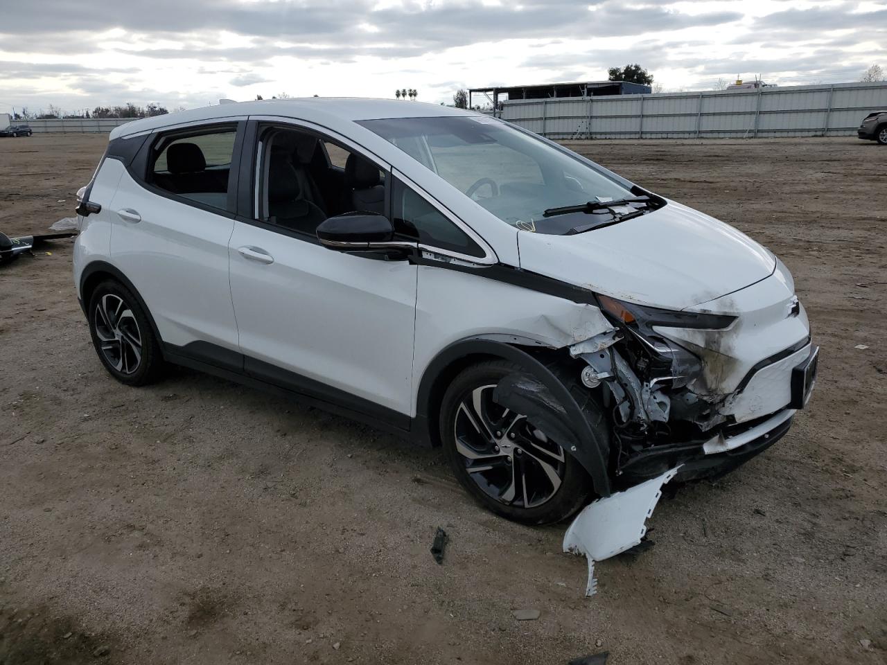 Photo 3 VIN: 1G1FX6S05P4156794 - CHEVROLET BOLT 