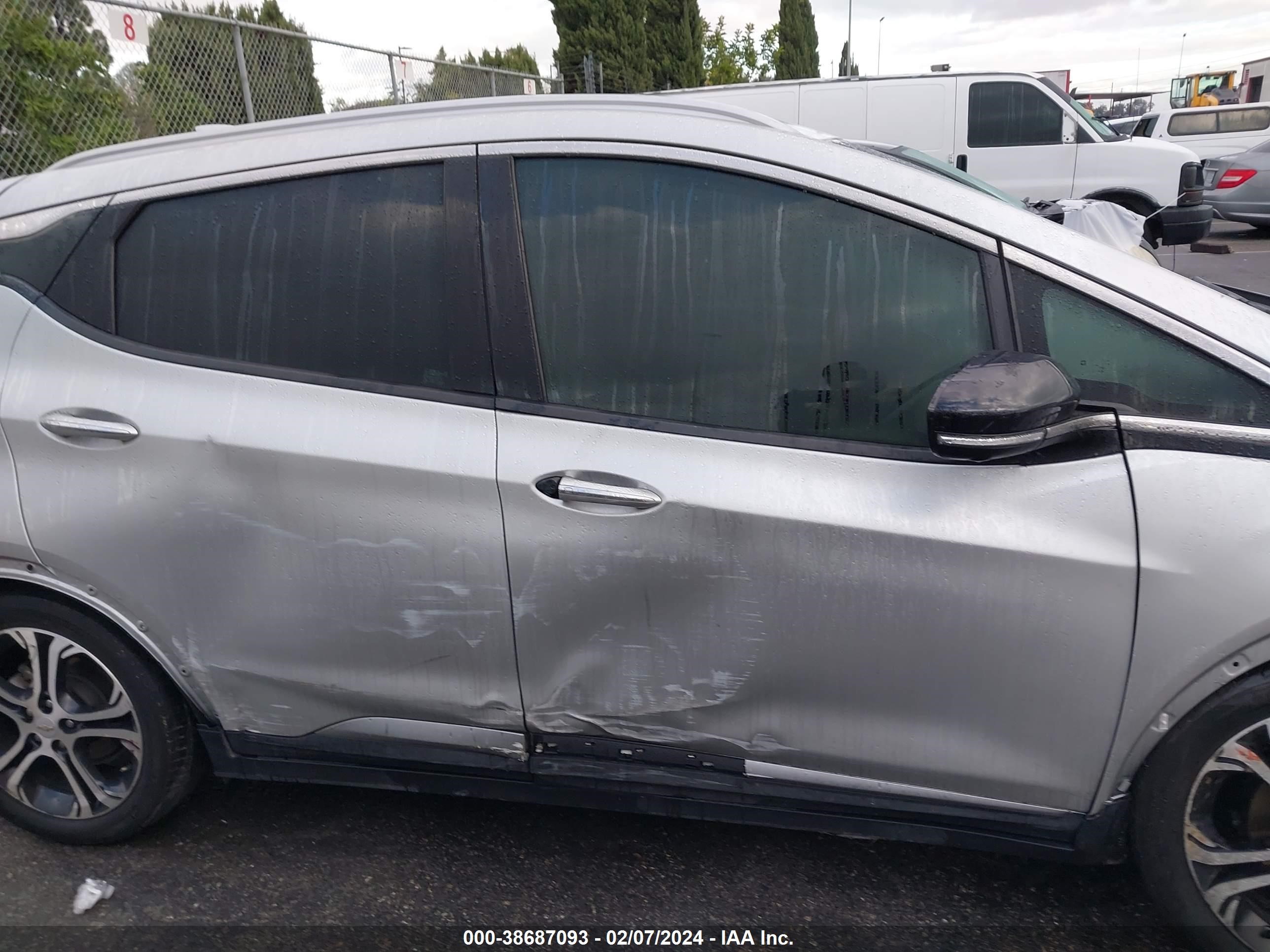 Photo 11 VIN: 1G1FX6S07H4154367 - CHEVROLET BOLT EUV 