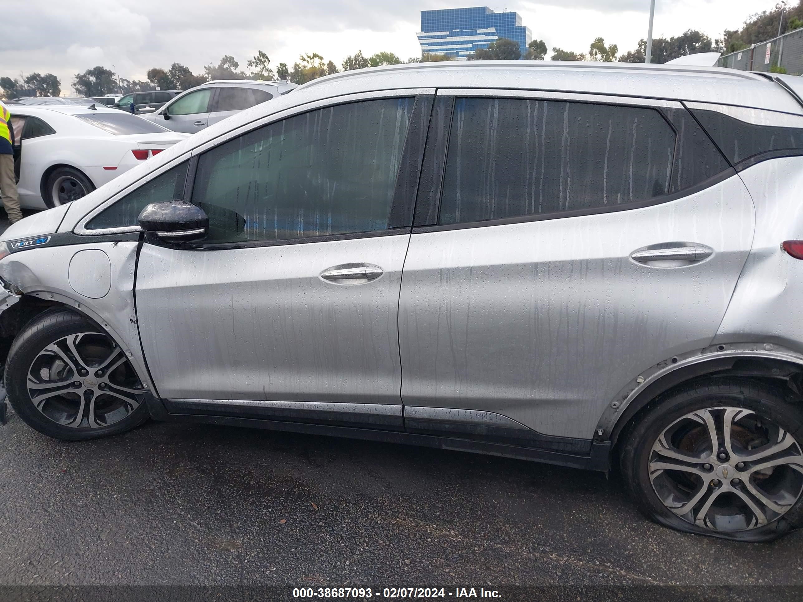 Photo 12 VIN: 1G1FX6S07H4154367 - CHEVROLET BOLT EUV 