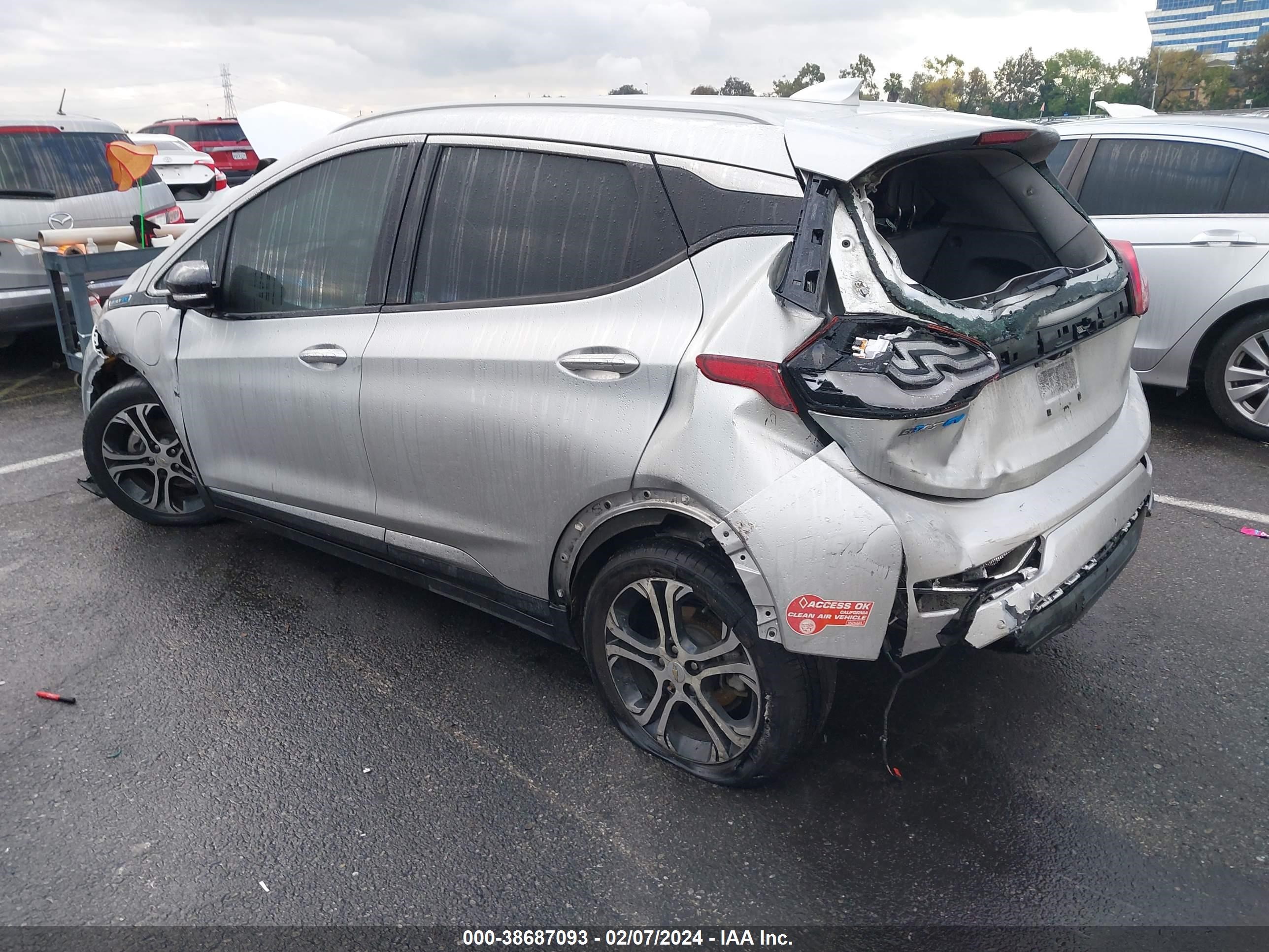 Photo 2 VIN: 1G1FX6S07H4154367 - CHEVROLET BOLT EUV 