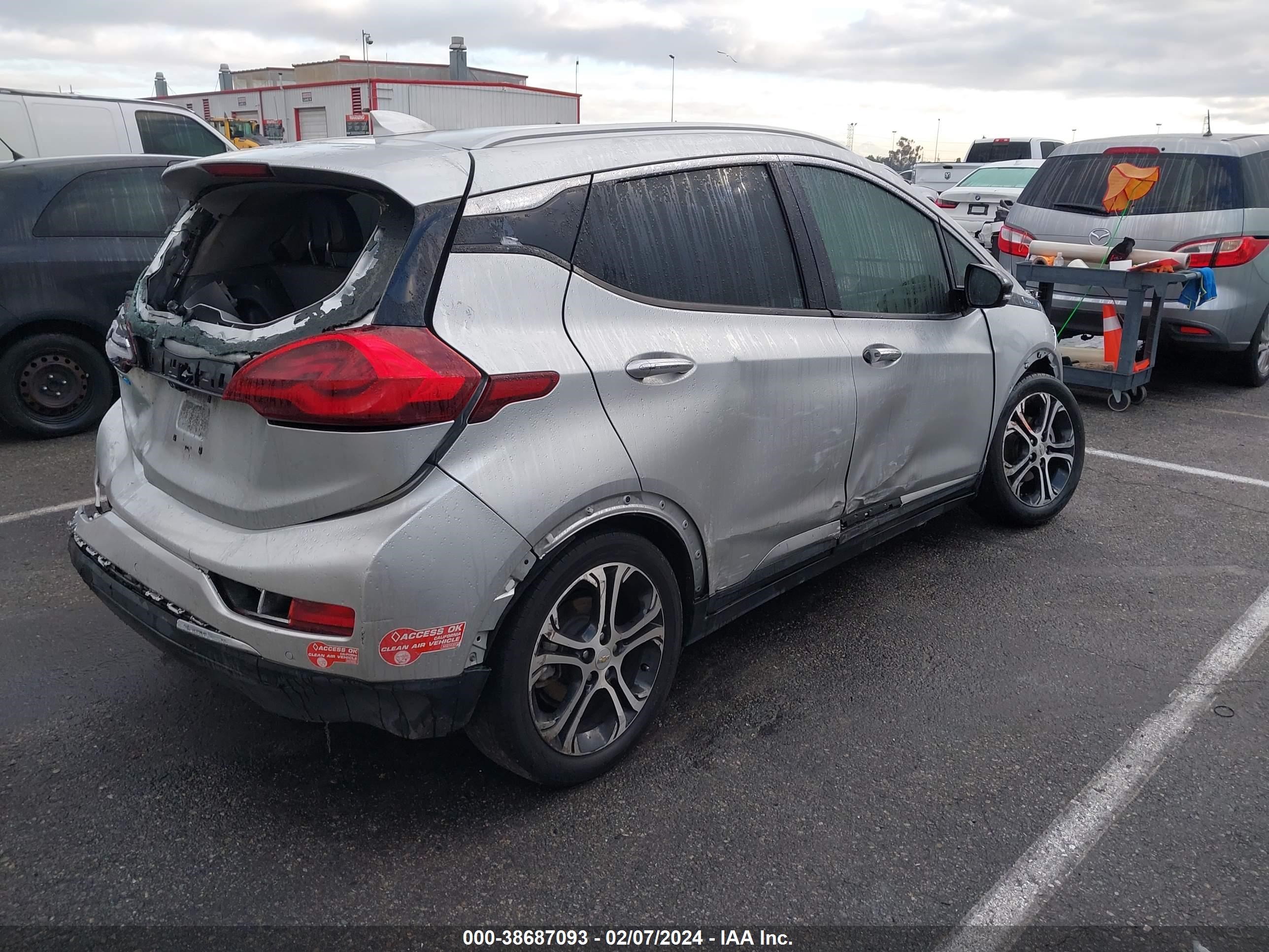 Photo 3 VIN: 1G1FX6S07H4154367 - CHEVROLET BOLT EUV 