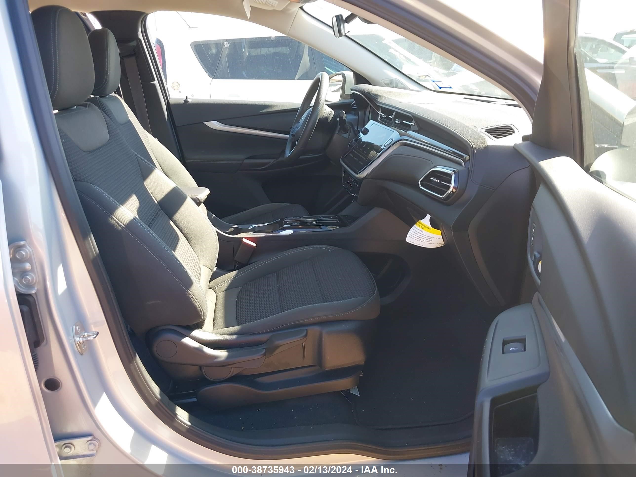 Photo 4 VIN: 1G1FY6S00P4149068 - CHEVROLET BOLT EUV 