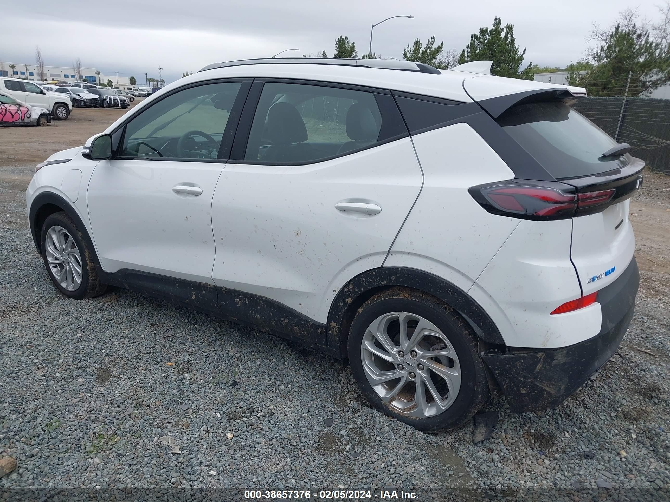 Photo 2 VIN: 1G1FY6S02P4181911 - CHEVROLET BOLT EUV 