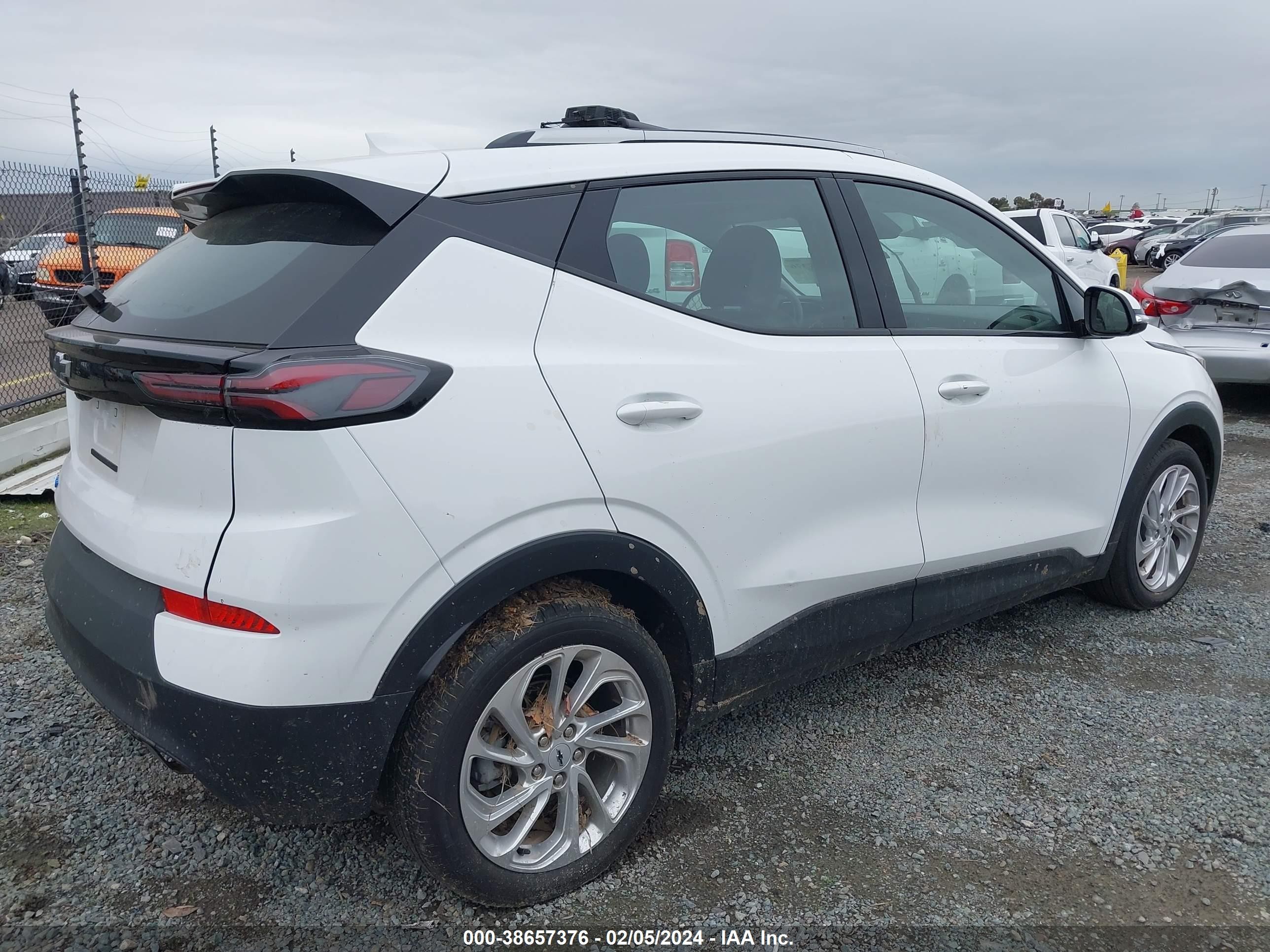 Photo 3 VIN: 1G1FY6S02P4181911 - CHEVROLET BOLT EUV 