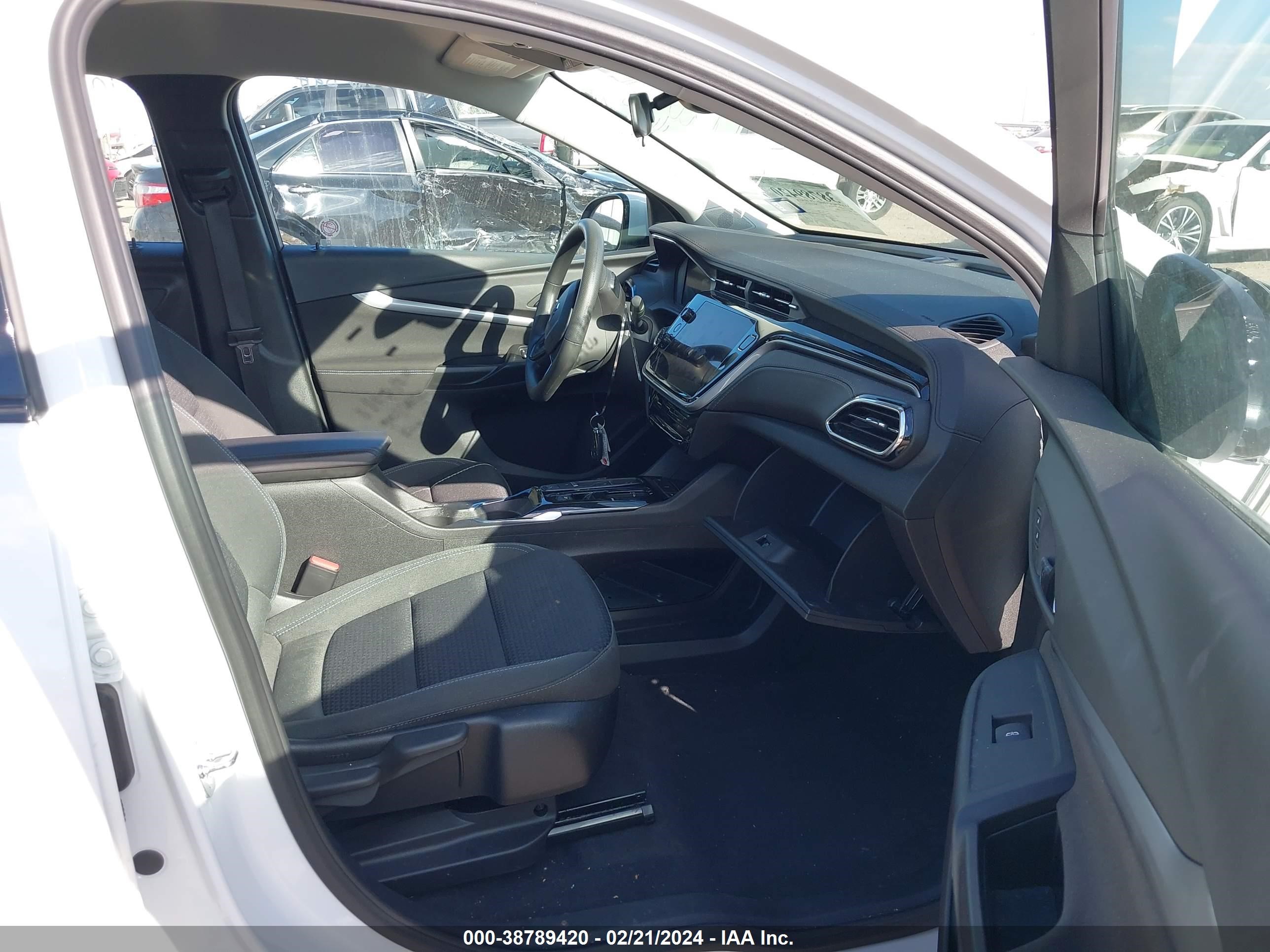 Photo 4 VIN: 1G1FY6S04P4148926 - CHEVROLET BOLT EUV 