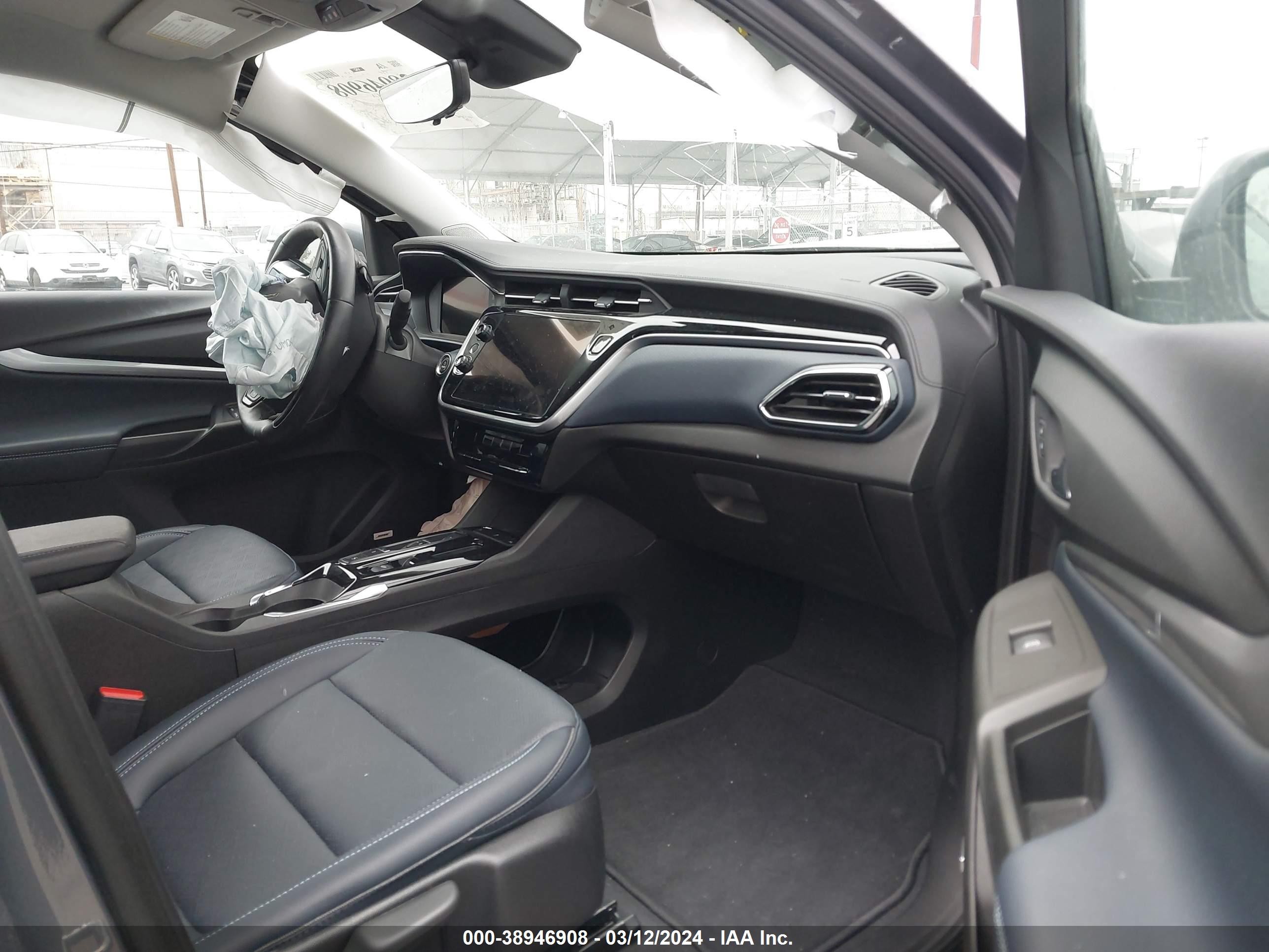 Photo 4 VIN: 1G1FZ6S08P4160994 - CHEVROLET BOLT EUV 