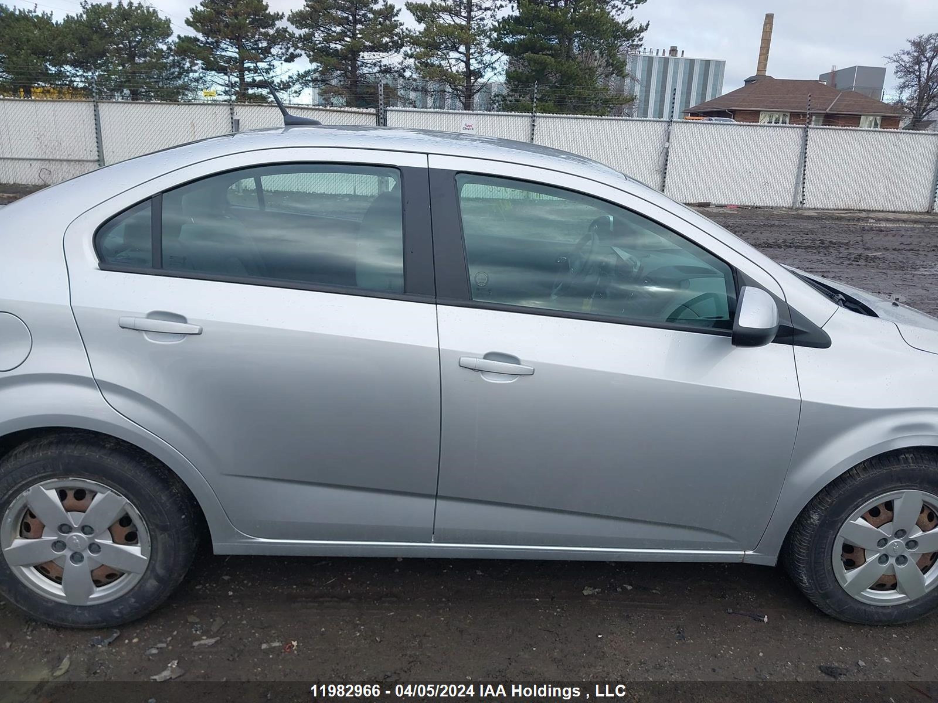 Photo 12 VIN: 1G1JA5EH4D4251253 - CHEVROLET SONIC 