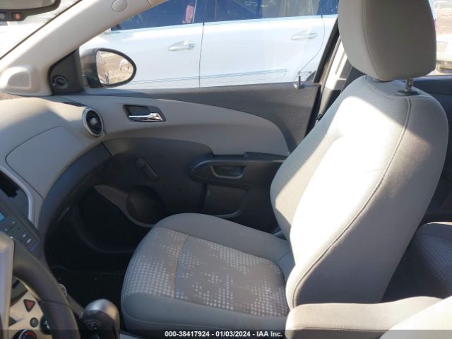 Photo 4 VIN: 1G1JA5SG8E4153498 - CHEVROLET SONIC 