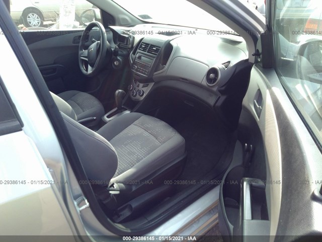 Photo 4 VIN: 1G1JA5SG8F4209232 - CHEVROLET SONIC 