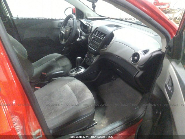 Photo 4 VIN: 1G1JA5SG9F4128112 - CHEVROLET SONIC 