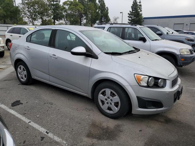 Photo 3 VIN: 1G1JA5SG9F4143256 - CHEVROLET SONIC 