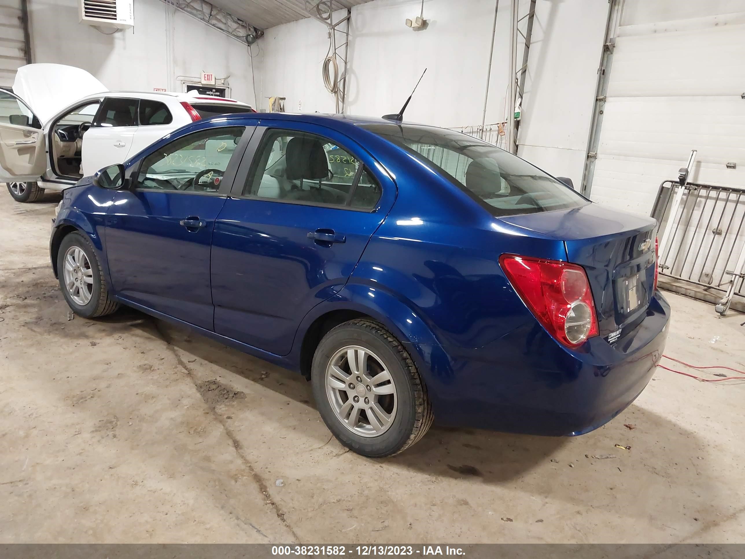 Photo 2 VIN: 1G1JA5SH0C4228233 - CHEVROLET SONIC 