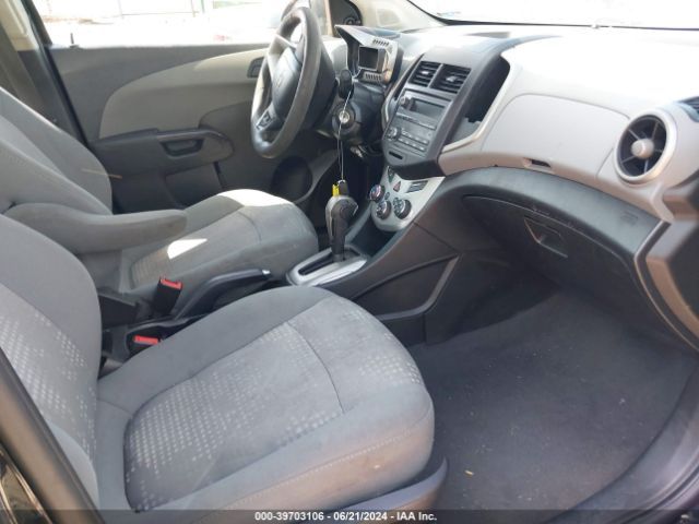 Photo 4 VIN: 1G1JA5SH1F4150761 - CHEVROLET SONIC 