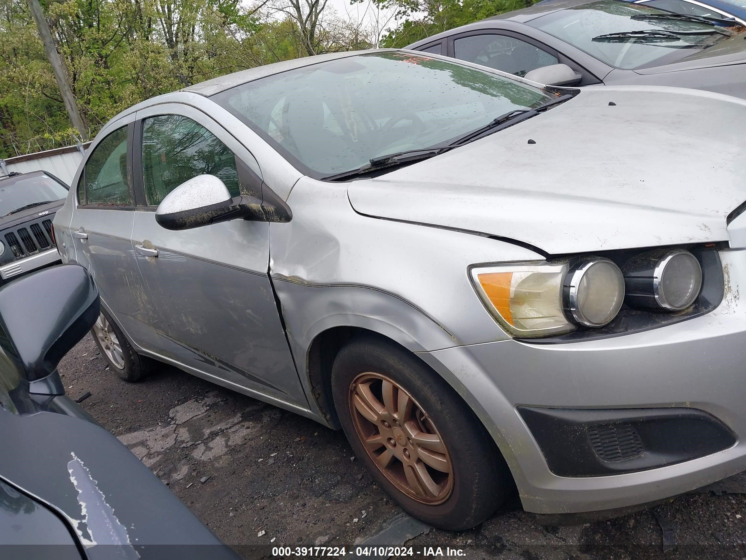 Photo 5 VIN: 1G1JA5SH2C4139084 - CHEVROLET SONIC 