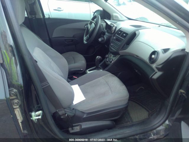 Photo 4 VIN: 1G1JA5SH4D4227538 - CHEVROLET SONIC 