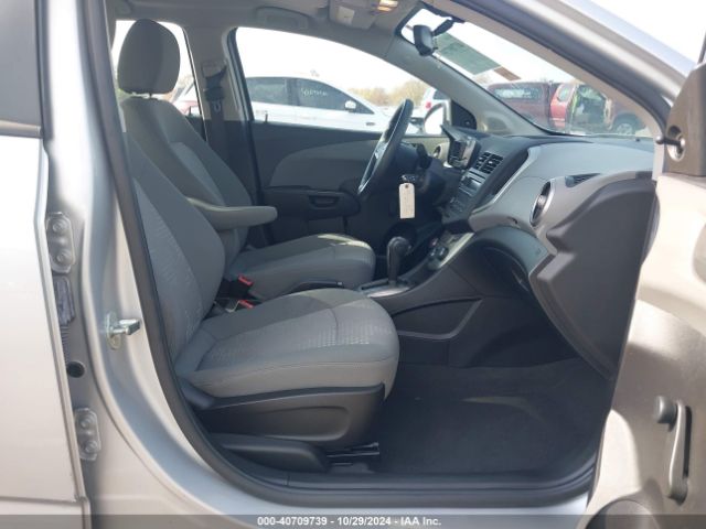 Photo 4 VIN: 1G1JA5SH4F4130570 - CHEVROLET SONIC 