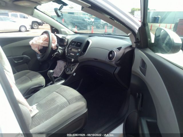 Photo 4 VIN: 1G1JA5SH4F4208815 - CHEVROLET SONIC 