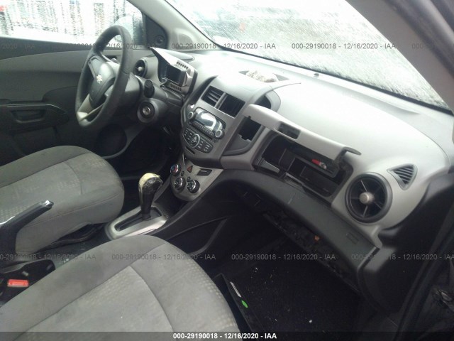 Photo 4 VIN: 1G1JA5SH5C4176923 - CHEVROLET SONIC 