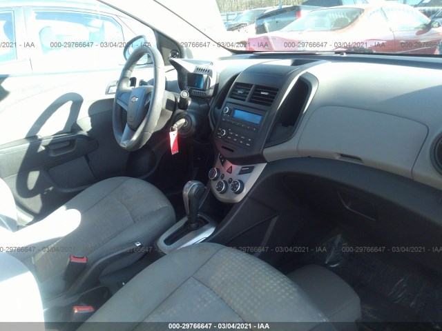 Photo 4 VIN: 1G1JA5SH5E4129331 - CHEVROLET SONIC 