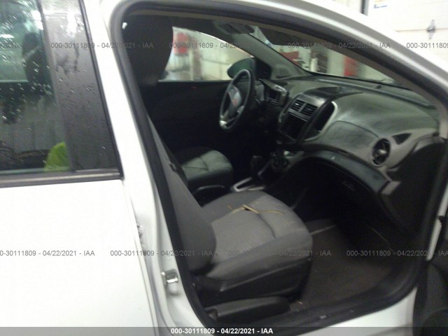 Photo 4 VIN: 1G1JA5SH5F4174299 - CHEVROLET SONIC 