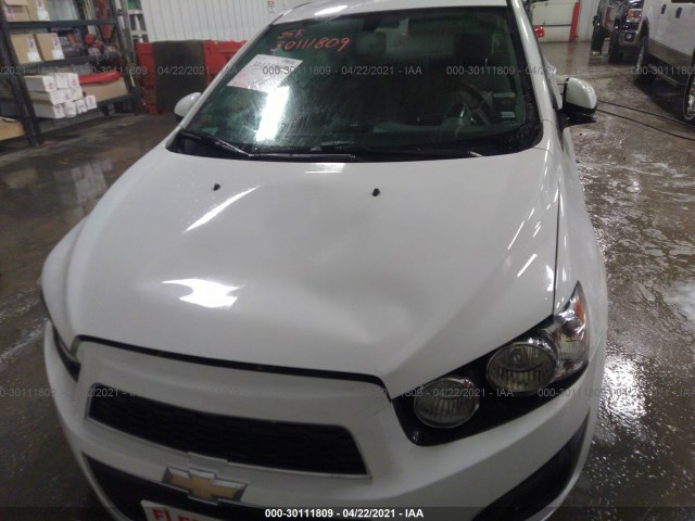 Photo 5 VIN: 1G1JA5SH5F4174299 - CHEVROLET SONIC 