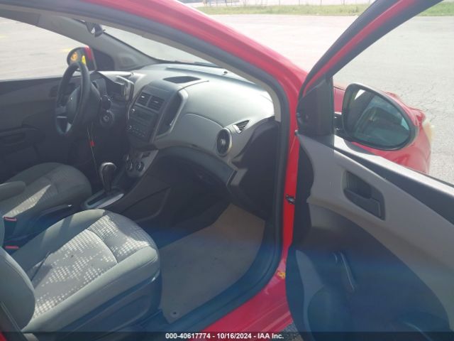 Photo 4 VIN: 1G1JA5SH6F4155289 - CHEVROLET SONIC 