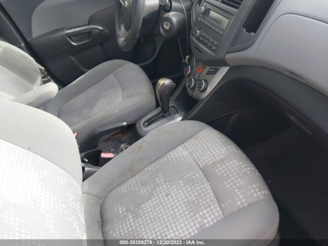 Photo 4 VIN: 1G1JA5SH7D4179873 - CHEVROLET SONIC 