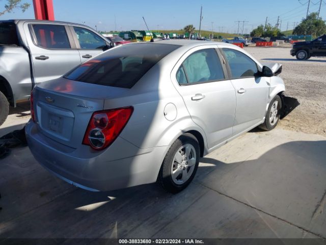 Photo 3 VIN: 1G1JA5SH8F4128630 - CHEVROLET SONIC 