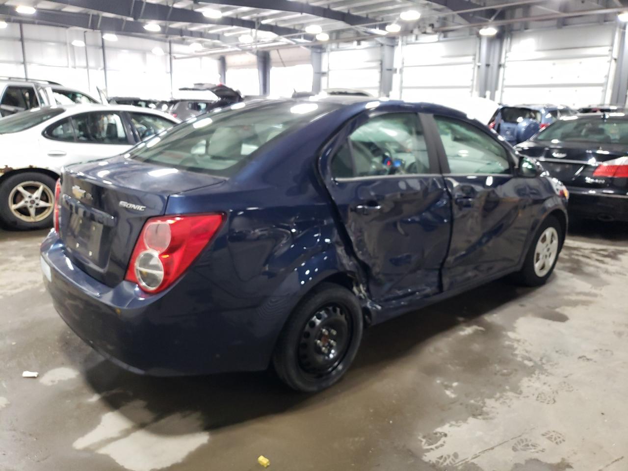 Photo 2 VIN: 1G1JA5SH8F4135755 - CHEVROLET SONIC 