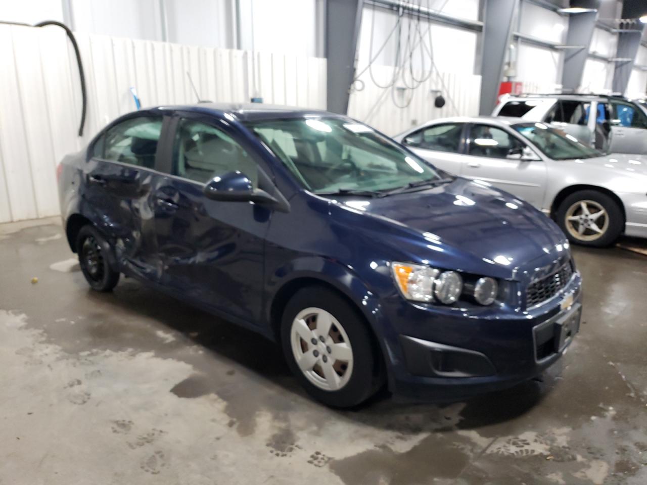 Photo 3 VIN: 1G1JA5SH8F4135755 - CHEVROLET SONIC 