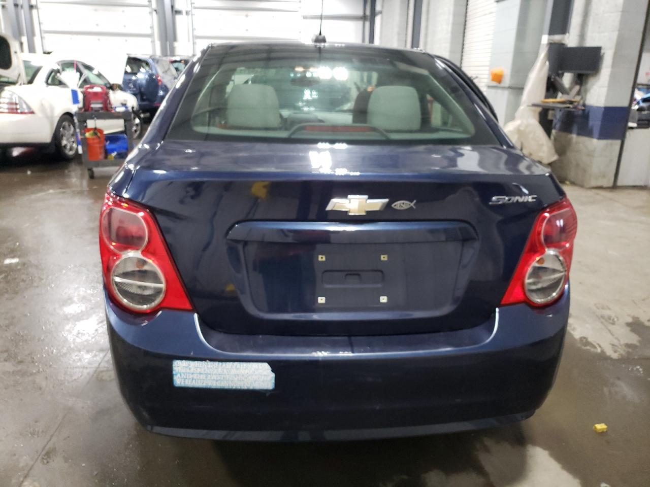 Photo 5 VIN: 1G1JA5SH8F4135755 - CHEVROLET SONIC 